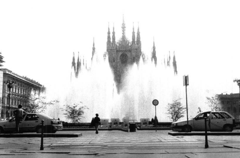 Figura 18: Fontana in bianco e nero (Fonte: Facebook Milano Sparita e da ricordare, autore sconosciuto, 1994)
